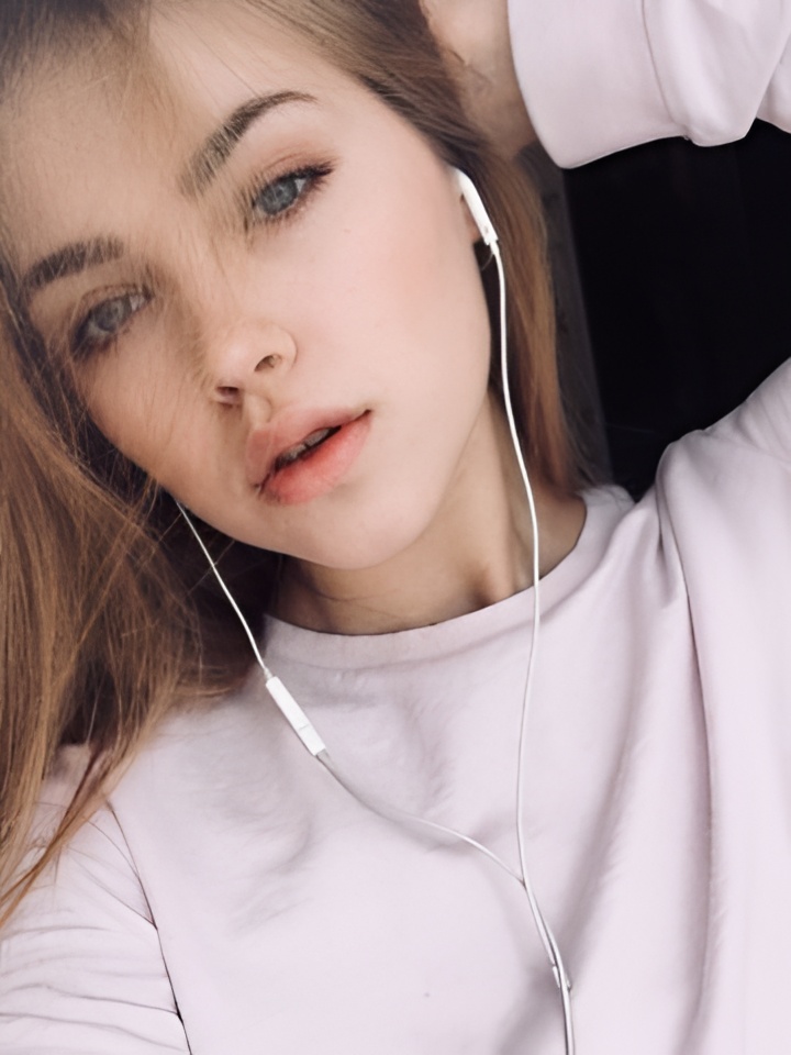 Виктория привлекальеная девушка из Котласа цена от 2000 руб