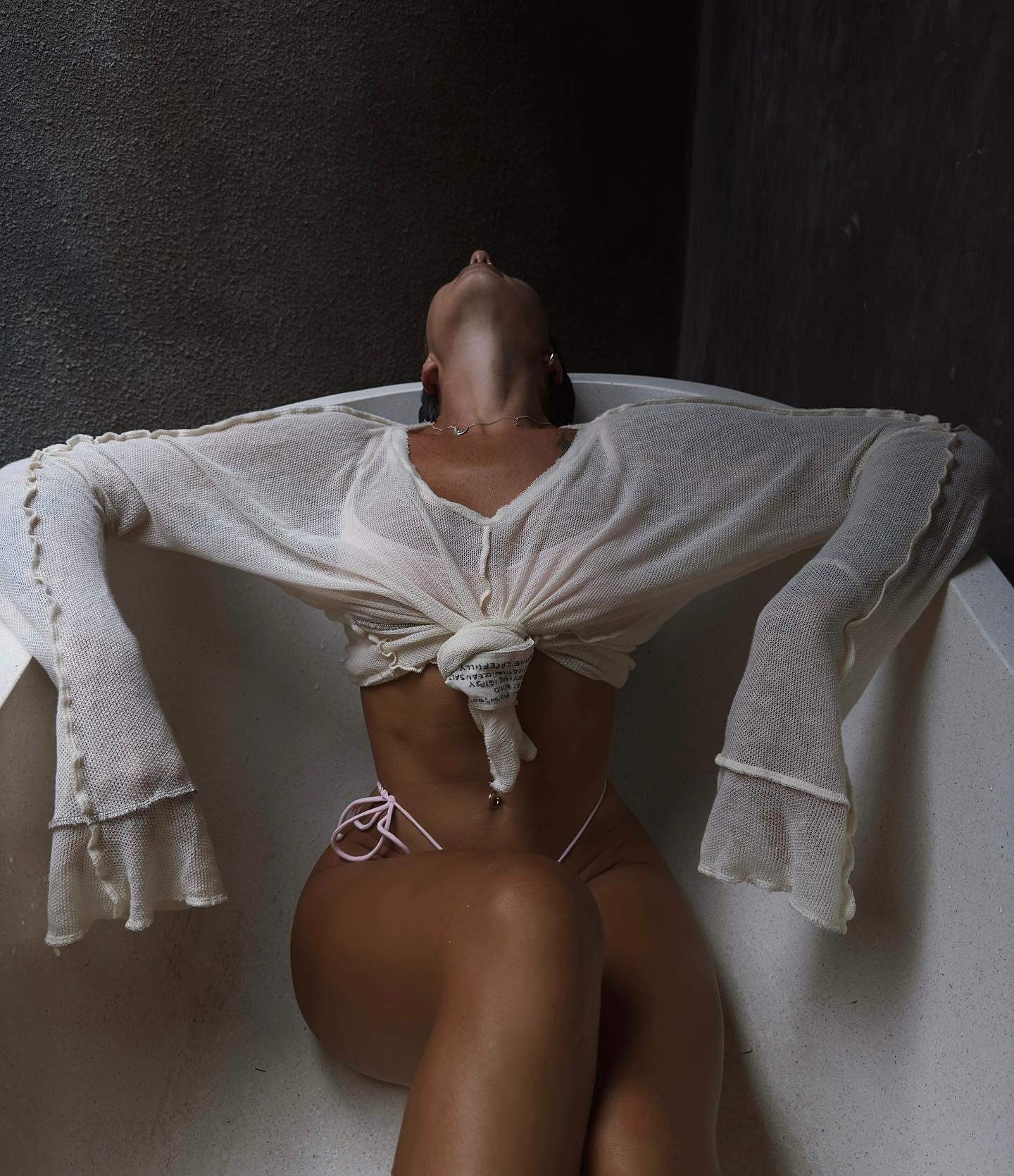 ОЛЕСЯ привлекальеная девушка из Котласа цена от 6000 руб