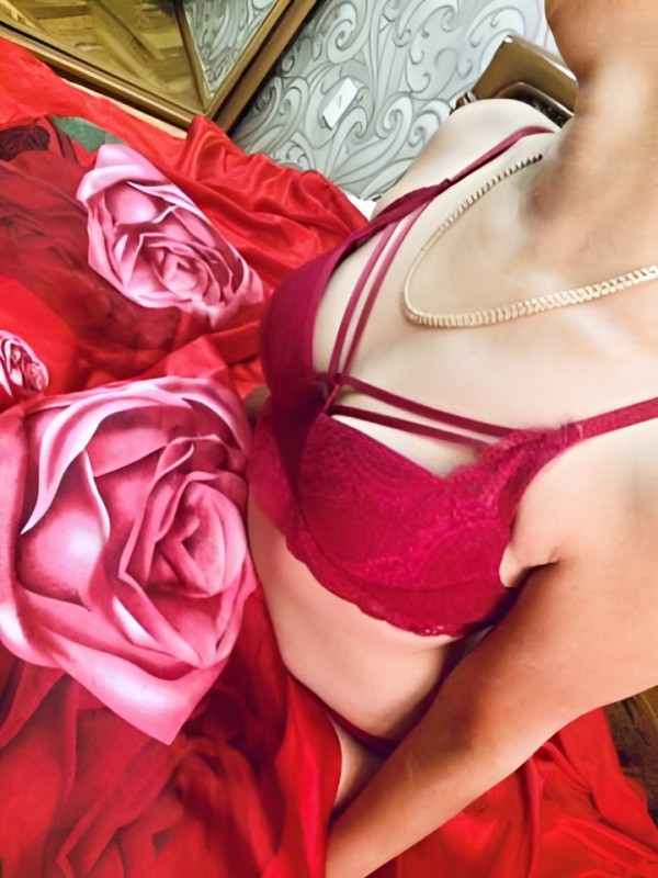 Римма привлекательная девушка из Котласа цена от 1500 руб